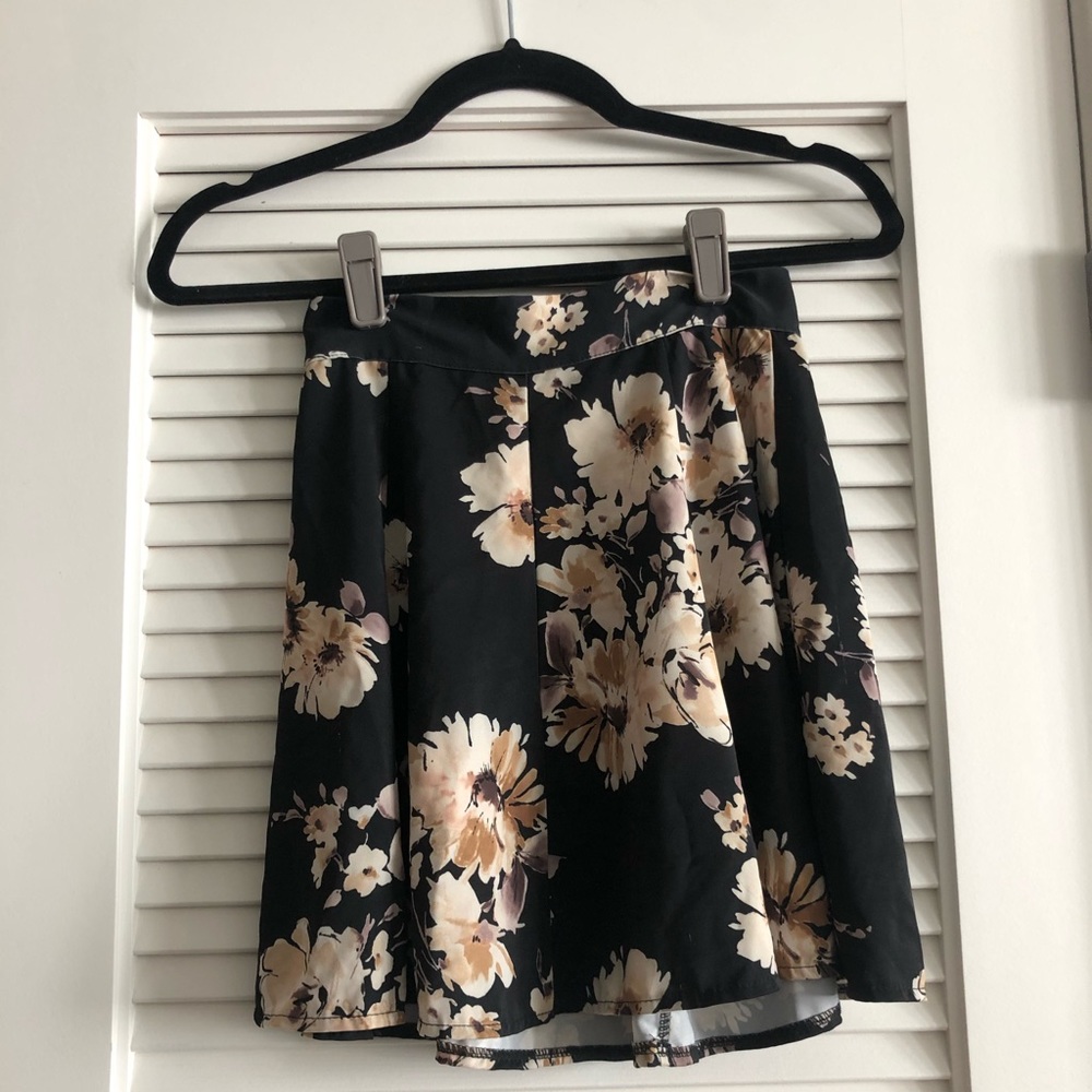 Brandy Melville floral skirt